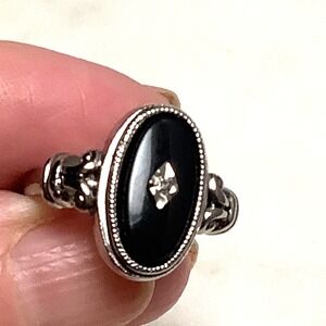 Avon Genuine Black Onyx and Diamond Ring Vintage Style Sz 7